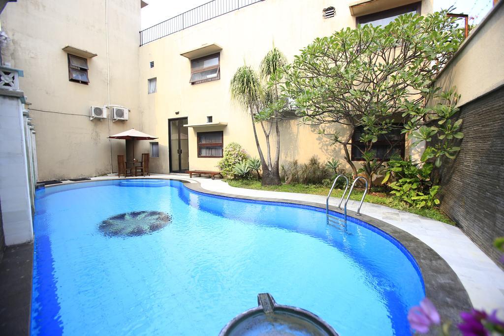 Reddoorz @ Menteng Jakarta Exterior photo