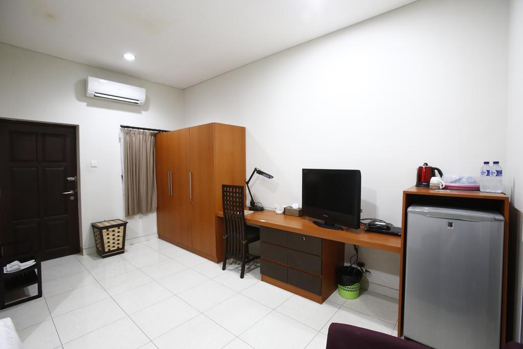 Reddoorz @ Menteng Jakarta Exterior photo